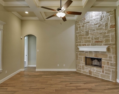 3100 White Horse Court - Photo Thumbnail 4