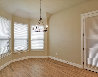 3100 White Horse Court - Photo Thumbnail 13