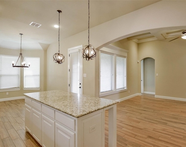 3100 White Horse Court - Photo Thumbnail 8