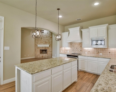3100 White Horse Court - Photo Thumbnail 9
