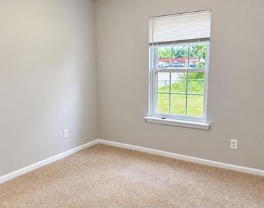 5310 Abner Lane - Photo Thumbnail 6