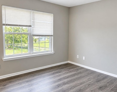 5310 Abner Lane - Photo Thumbnail 10