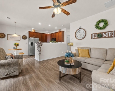 1435 Harpers Inlet Drive - Photo Thumbnail 10