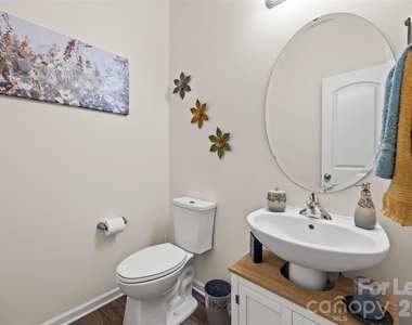 1435 Harpers Inlet Drive - Photo Thumbnail 7