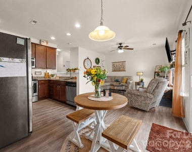 1435 Harpers Inlet Drive - Photo Thumbnail 13
