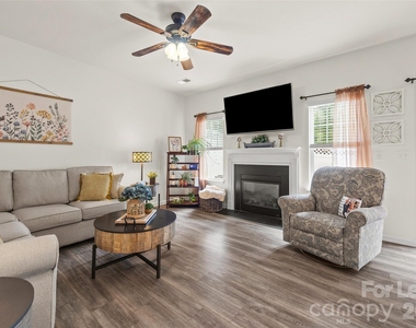 1435 Harpers Inlet Drive - Photo Thumbnail 8