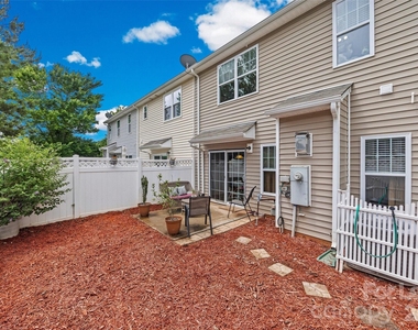 1435 Harpers Inlet Drive - Photo Thumbnail 32