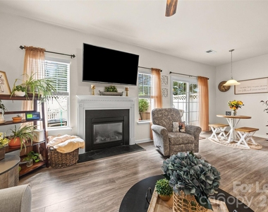 1435 Harpers Inlet Drive - Photo Thumbnail 11