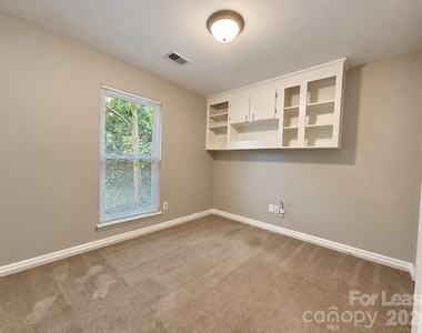 7613 Lancashire Drive - Photo Thumbnail 8
