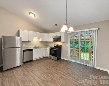 7613 Lancashire Drive - Photo Thumbnail 3