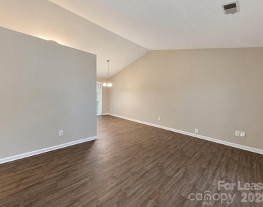 7613 Lancashire Drive - Photo Thumbnail 2