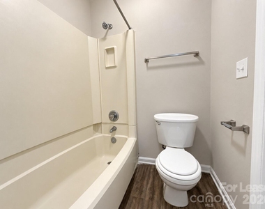 7613 Lancashire Drive - Photo Thumbnail 14