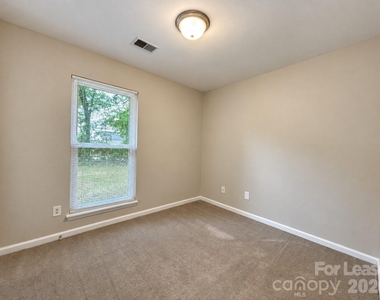 7613 Lancashire Drive - Photo Thumbnail 7