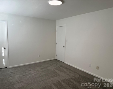 8526 Castle Pine Court - Photo Thumbnail 6