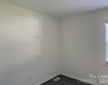 8526 Castle Pine Court - Photo Thumbnail 10