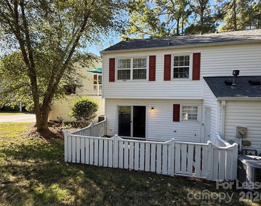 8526 Castle Pine Court - Photo Thumbnail 19