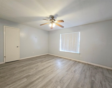 902 Spring Valley #a Plaza - Photo Thumbnail 8