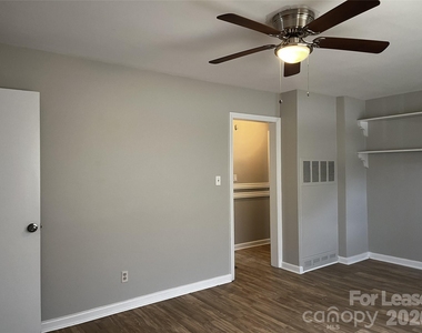 2213 Shamrock Drive - Photo Thumbnail 6