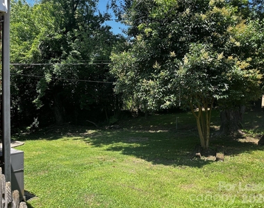 2213 Shamrock Drive - Photo Thumbnail 22