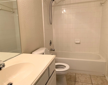 11406 Fountainbridge Drive - Photo Thumbnail 33