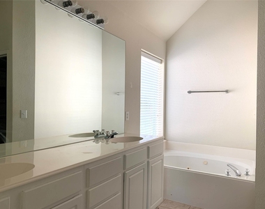 11406 Fountainbridge Drive - Photo Thumbnail 26