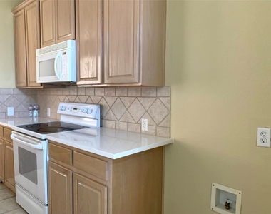 11406 Fountainbridge Drive - Photo Thumbnail 8