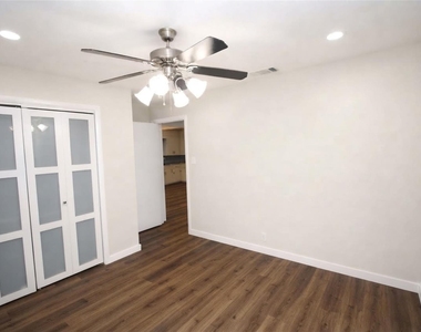237 Samuel Street - Photo Thumbnail 2