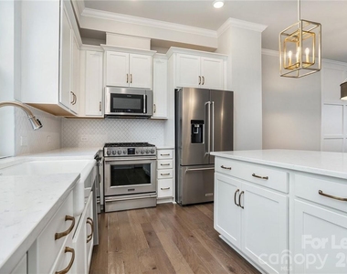 1622 Nandina Corners Alley - Photo Thumbnail 6