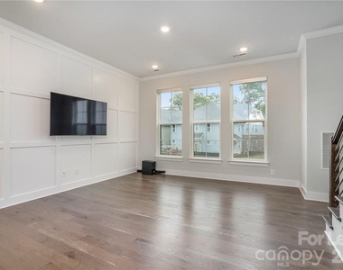 1622 Nandina Corners Alley - Photo Thumbnail 9
