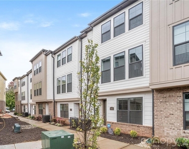 1622 Nandina Corners Alley - Photo Thumbnail 2