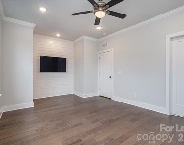 1622 Nandina Corners Alley - Photo Thumbnail 15