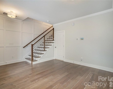 1622 Nandina Corners Alley - Photo Thumbnail 4