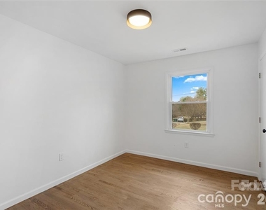7 Browndale Road - Photo Thumbnail 8