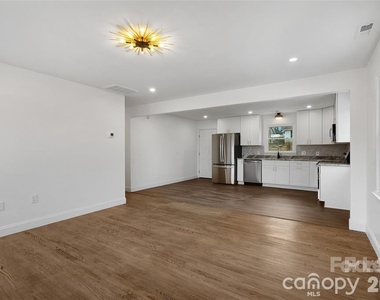 7 Browndale Road - Photo Thumbnail 3