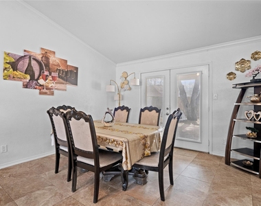 3005 Woodlark Drive - Photo Thumbnail 6