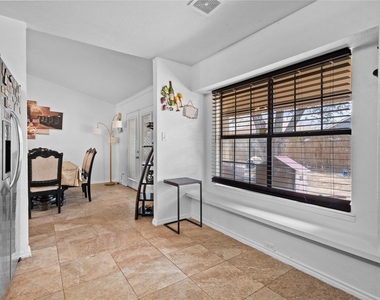 3005 Woodlark Drive - Photo Thumbnail 9