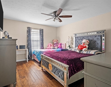 3005 Woodlark Drive - Photo Thumbnail 15