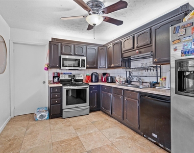 3005 Woodlark Drive - Photo Thumbnail 8