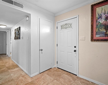 3005 Woodlark Drive - Photo Thumbnail 2