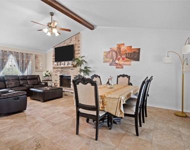 3005 Woodlark Drive - Photo Thumbnail 5