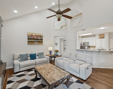 306 Tustin Court - Photo Thumbnail 7