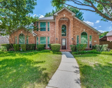 306 Tustin Court - Photo Thumbnail 2