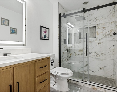 306 Tustin Court - Photo Thumbnail 20