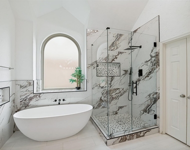 306 Tustin Court - Photo Thumbnail 12