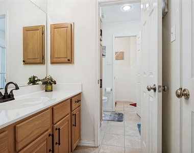 306 Tustin Court - Photo Thumbnail 17