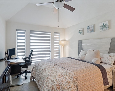 306 Tustin Court - Photo Thumbnail 16