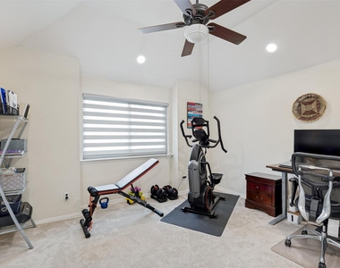 306 Tustin Court - Photo Thumbnail 15