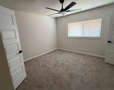 3716 Clotell Drive - Photo Thumbnail 7
