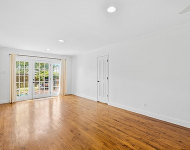4118 Park Lane - Photo Thumbnail 4