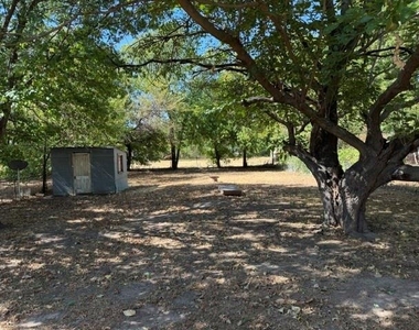 206 E Nelson Street - Photo Thumbnail 7